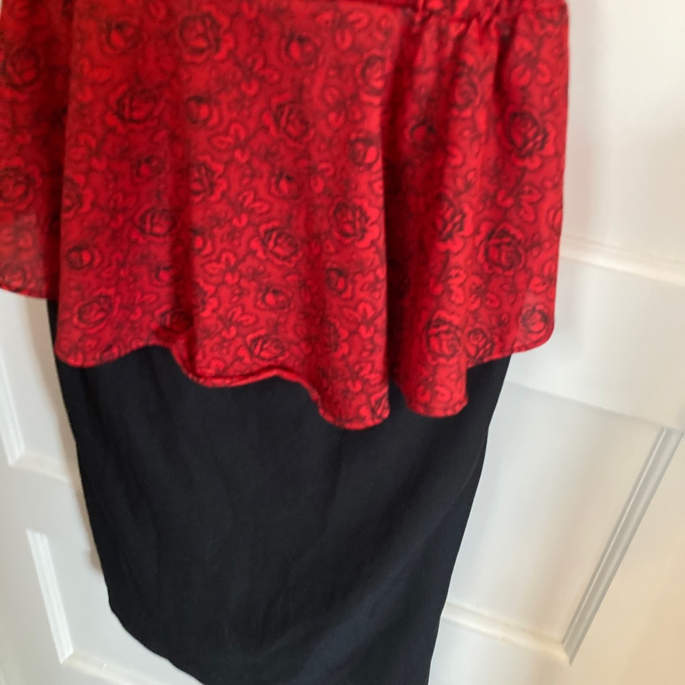 Vintage peplum red and black floral dress size SMALL - Picture 4 of 8